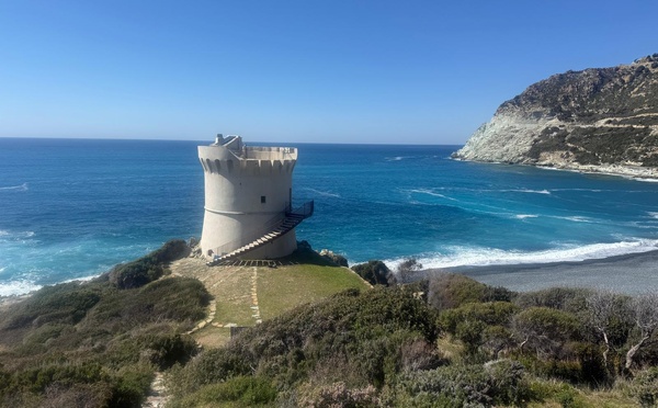 A màghjina - A Torra d'Albu, trà mare è machja