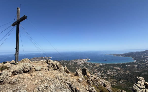 A maghjina - Quandu a muntagna scontra u mare