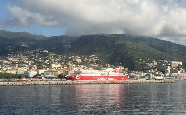 A màghjina - L'ultimu sguardu nant'à Bastia