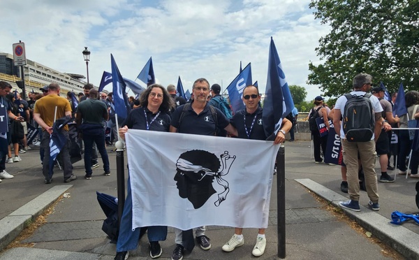 "On ramasse les miettes" : Unité Corse en mobilisation à Paris pour défendre les policiers de l'île