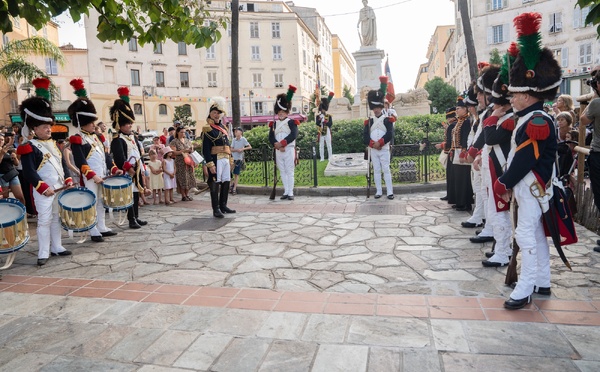 Les gardiens de l'Empire : à Ajaccio, ces passionnés font revivre l'histoire de Napoléon