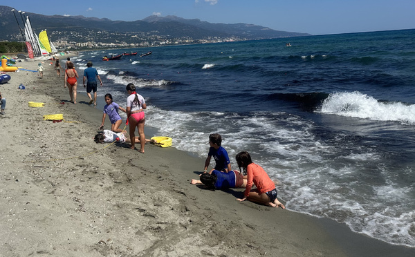 Prévention des noyades à Furiani : sur la plage de la Marana, les enfants apprennent les bons réflexes