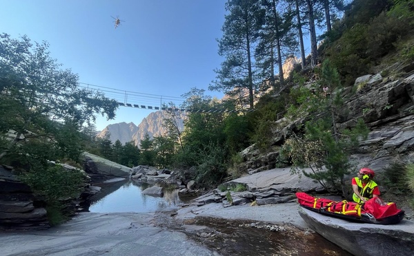 Deux chutes en montagne en Haute-Corse