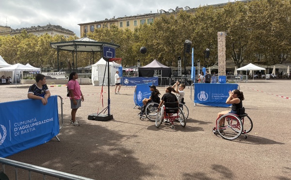 Bastia - Le parasport a l'honneur sur la place Saint-Nicolas