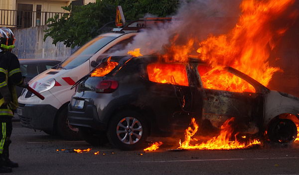 Ghisonaccia : une moto, une voiture et un camping-car touchés par un incendie