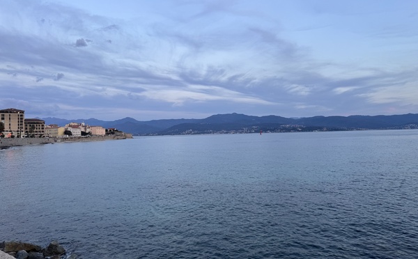 A màghjina - Celu di vaghjime in Aiacciu