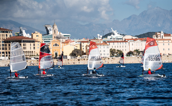 EN IMAGES - À Ajaccio, les jeunes régatiers de l’O’pen Skiff Tour ont pris possession du golfe