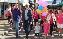 En route contre le cancer du sein : Lâcher de ballons et marche de l'espoir à Calvi