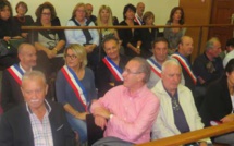 Anticor dénonce le port de l’écharpe tricolore au procès de Pierre Siméon de Buochberg