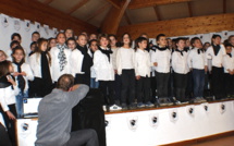 Festa di a Nazione in Miomu : A scola canta è incanta