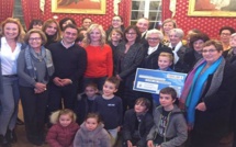 7 865€ remis par Laurent Marcangeli à la coordinatrice du Téléthon 2A