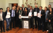 Signature de la charte de la langue corse par Bastia, Bastelicaccia et i Tarucconi
