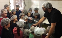 Les élèves «Agri’Gusti » de l’école de Sari d’Orcino se transforment en apprentis fromagers