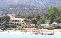 Plage de Sant'Ambroggiu  : Une AOT pour une paillote qui fait des vagues