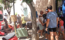 Les professionnels de la brocante s'installent dans le centre-ville de Calvi