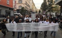 Bastia : La « marche blanche » pour l’hôpital rassemble plus d’un millier de personnes