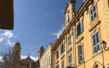 L'image du jour : Le fronton de l'hôtel de ville de Bastia et San Ghjuvà