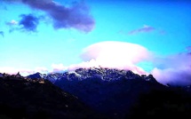 La photo du jour : Le Montegrossu coiffé d'un drôle de nuage