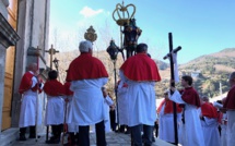 La procession de la Pulezulla dans la vallée de Lota