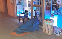 Le gréviste de la faim de Calvi a passé sa première nuit dehors