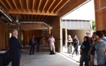 Centre communautaire social et culturel de Peri : Visite de la construction à mi-parcours 