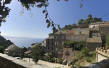 La photo du jour : Nonza et ses vieux toits en lauzes