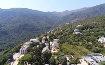 La photo du jour : Figarella accroché à la vallée de Lota