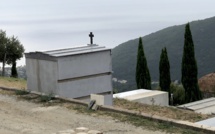 In Corsica è sempre in usu di andà à u cimiteriu u primu di nuvembre