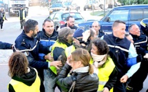 Les "Gilets jaunes" contenus par les gendarmes à Porto-Vecchio