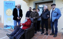Le Rotary Club Ajaccien offre un fauteuil à l’accueil de jour Alzheimer A Spannata 