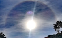 La photo du jour : Un halo de lumière scintille autour du Soleil dans le Cap Corse