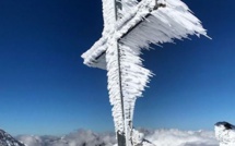 La photo du jour : La croix du Renosu…