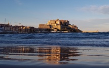 La photo du jour : En soirée sur la plage de Calvi