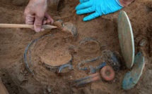 Aleria : Sous la nécropole romaine, la découverte rare d’une tombe étrusque 