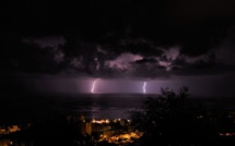 Bastia : Spectaculaires orages au large de la ville