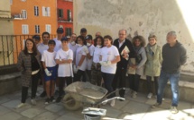 Jeunes bénévoles  : les collégiens bastiais rénovent la placette et la fontaine de la rue Carbuccia