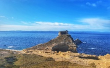 La photo du jour : la plage Saint-Antoine de Bonifacio et sa grotte 