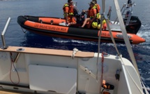 Trois hommes se jettent à la mer avant que leur bateau ne soit percuté par une vedette de 45 pieds à Cavallo