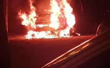 Ajaccio : des individus incendient un véhicule et s’enfuient  