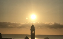 La photo du jour : Quand le Soleil s'aligne au dessus du clocher de Santa Maria