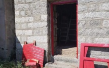 Zicavu : la porte du clocher défoncée et la serrure de la sacristie forcée