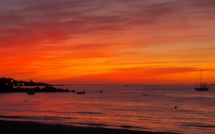 La photo du jour : Le soleil embrase le ciel ajaccien 