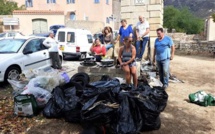 Operata stradò è chjassi puliti in Montegrossu