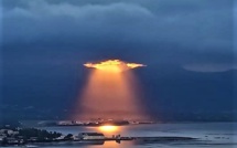 La photo du jour : quand le Soleil perce les nuages au beau milieu du golfe d'Ajaccio