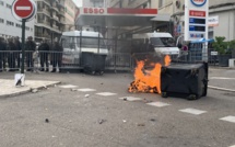 Affrontements entre agriculteurs et forces de l’ordre devant le commissariat de Bastia