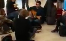 REVUE DU WEB  - Vol annulé sur Bastia à cause du vent : Un "mystérieux" trio corse met l'ambiance à Orly