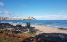 La photo du jour : la plage de Calvi en hiver