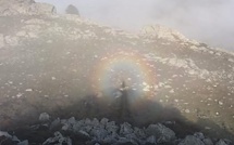 La photo du jour : spectre de Brocken entre Santu Petru et Pietralba