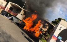  Feu de poubelle devant l'entrée du lycée Giocante de Bastia