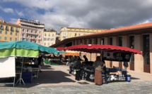 Coronavirus stade 3 : Le marché d’Ajaccio en baisse, les cafés et restaurant fermés